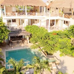 Villa exterior and pool — Casa Coco, Isla Mujeres, Mexico