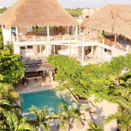 Villa exterior and pool — Casa Coco, Isla Mujeres, Mexico