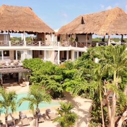 Villa exterior with pool — Casa Coco, Isla Mujeres, Mexico