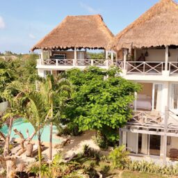 Villa exterior with pool — Casa Coco, Isla Mujeres, Mexico