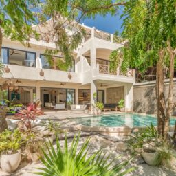 Villa exterior and pool — Casa Lola, Isla Mujeres, Mexico